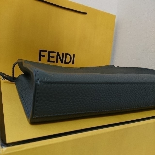 FENDI(フェンディ)のフェンディ PEEKABOO ピーカブー メンズ MONSTER メンズのバッグ(ビジネスバッグ)の商品写真