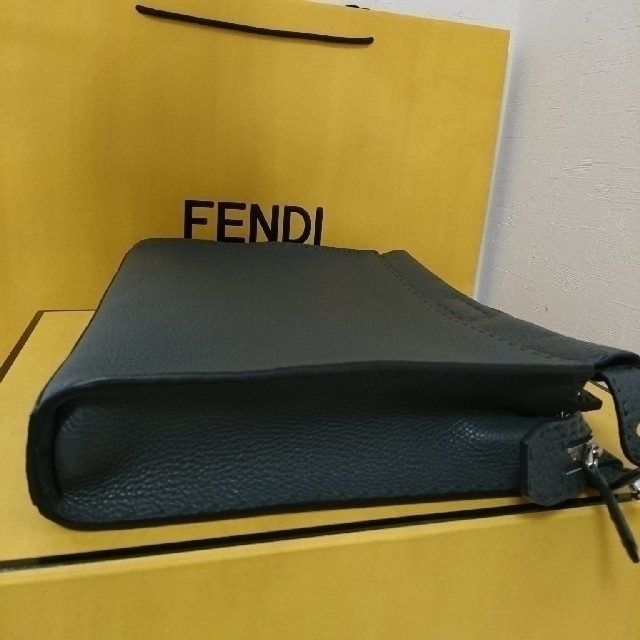 FENDI(フェンディ)のフェンディ PEEKABOO ピーカブー メンズ MONSTER メンズのバッグ(ビジネスバッグ)の商品写真