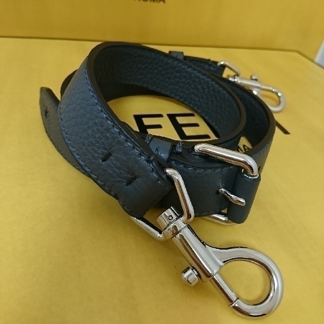 FENDI(フェンディ)のフェンディ PEEKABOO ピーカブー メンズ MONSTER メンズのバッグ(ビジネスバッグ)の商品写真