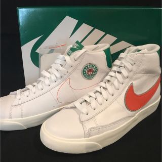 ナイキ(NIKE)のSTRANGER THINGS BLAZER MID ブレーザー(スニーカー)