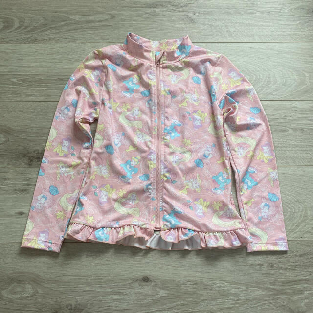 ⚠️お取り置き中⚠️美品 ラッシュガード 130 キッズ/ベビー/マタニティのキッズ服女の子用(90cm~)(水着)の商品写真