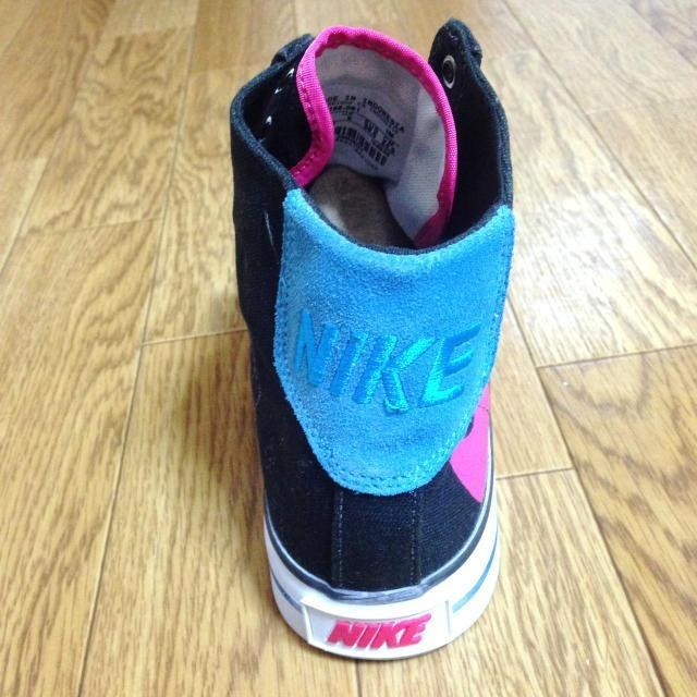 NIKE(ナイキ)のキャンバス 黒 22.5 23.5 レディースの靴/シューズ(スニーカー)の商品写真