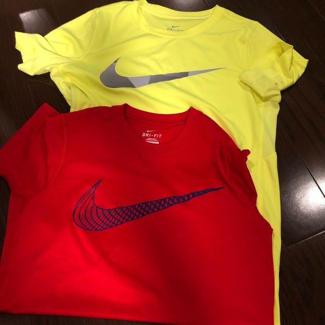 NIKE(ナイキ)のNIKE ジュニアＴシャツ　Ｌサイズ　2点 キッズ/ベビー/マタニティのキッズ服男の子用(90cm~)(Tシャツ/カットソー)の商品写真