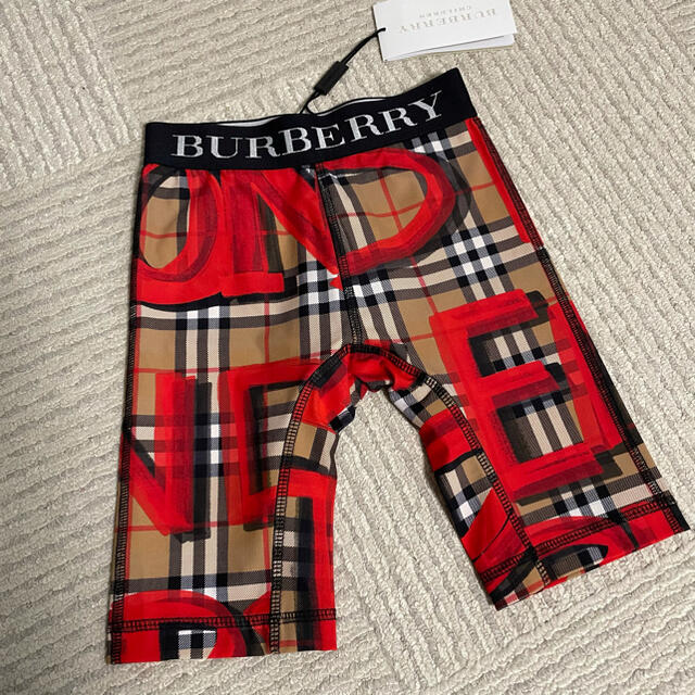 BURBERRY(バーバリー)のバーバリー  パンツ　6  新品 キッズ/ベビー/マタニティのキッズ服女の子用(90cm~)(パンツ/スパッツ)の商品写真