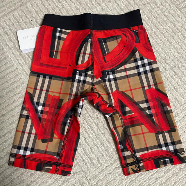 BURBERRY(バーバリー)のバーバリー  パンツ　6  新品 キッズ/ベビー/マタニティのキッズ服女の子用(90cm~)(パンツ/スパッツ)の商品写真