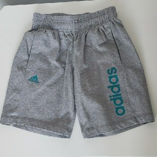 アディダス(adidas)の美品❗adidasショートパンツ140(パンツ/スパッツ)