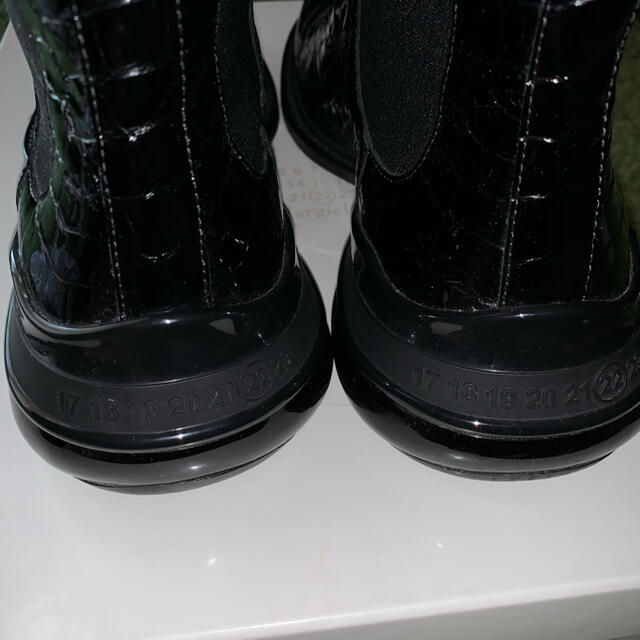 Maison Martin Margiela(マルタンマルジェラ)のMaison Margiela black croco chelseaboots メンズの靴/シューズ(ブーツ)の商品写真