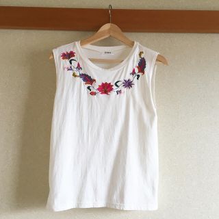 エヴリス(EVRIS)の<アンジー様取置き中> 大人気！EVRIS 刺繍トップス(Tシャツ(半袖/袖なし))