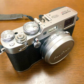 フジフイルム(富士フイルム)のFUJIFILM X100F シルバー(コンパクトデジタルカメラ)