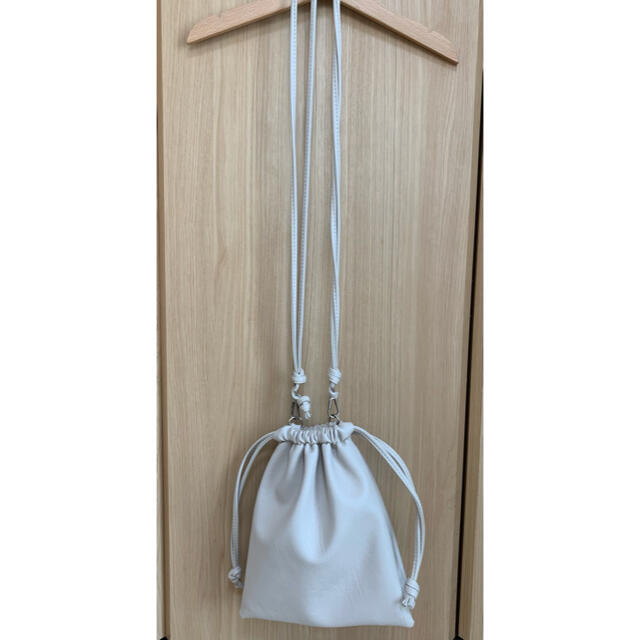 fifth(フィフス)のfifth☆巾着ショルダーバッグ　アイボリー レディースのバッグ(ショルダーバッグ)の商品写真