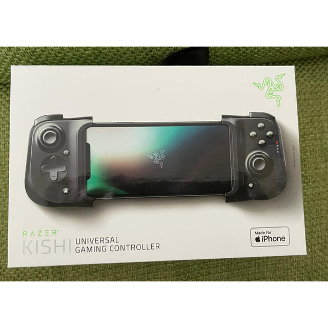Razer Kishi for iPhone モバイル コントローラー iOS Razer Kishi for iPhone モバイル コントローラー iOS