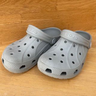 クロックス(crocs)の子どもサンダル　17〜18センチ　グレー　クロックス(サンダル)