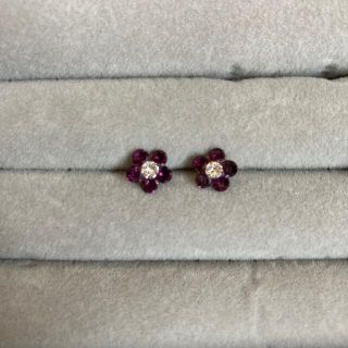 ジュエリーツツミ(JEWELRY TSUTSUMI)のツツミ　フラワーピアス(ピアス)