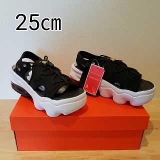 ナイキ(NIKE)のNIKE エアマックス ココ サンダル ブラック／メタリックゴールド(サンダル)