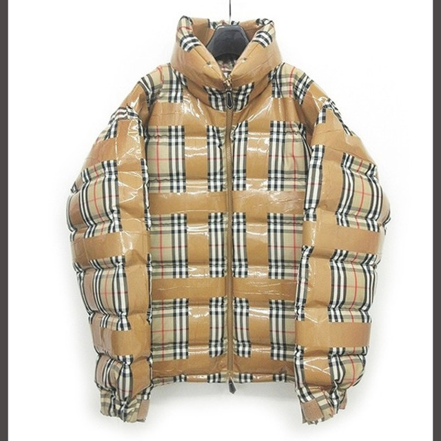 バーバリー BURBERRY ダウン ガムテープ してるモデ