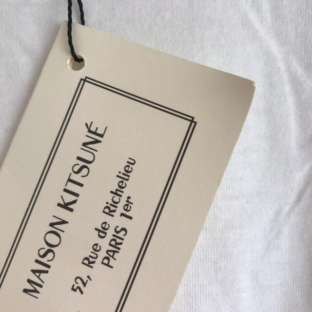 MAISON KITSUNE'(メゾンキツネ)のメゾンキツネ　maison kitsune Mサイズ　白 レディースのトップス(Tシャツ(半袖/袖なし))の商品写真