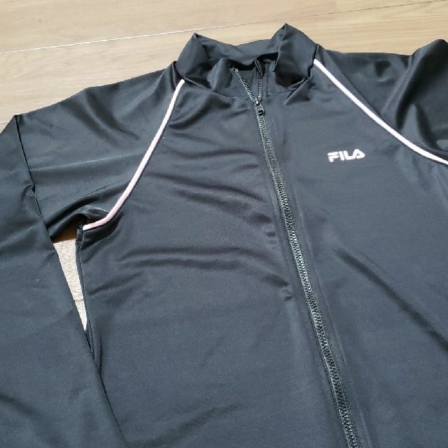 FILA(フィラ)のFILA  ラッシュガード  水着 160   黒 キッズ/ベビー/マタニティのキッズ服女の子用(90cm~)(水着)の商品写真