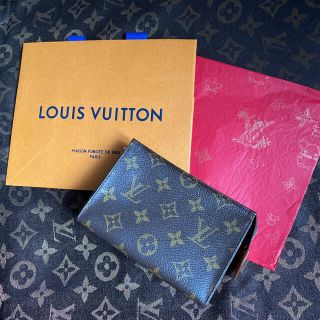 ルイヴィトン(LOUIS VUITTON)の美品ルイヴィトンポーチ+特別包装紙+ショッパー(ポーチ)