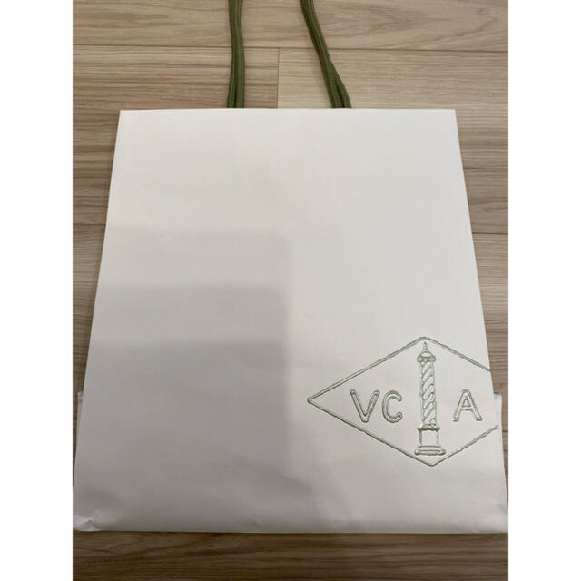 Van Cleef & Arpels(ヴァンクリーフアンドアーペル)の【お値下げ中】🌸VAN CLEEF & ARPELS♡ショッパー レディースのバッグ(ショップ袋)の商品写真