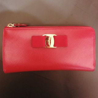 サルヴァトーレフェラガモ(Salvatore Ferragamo)のフェラガモ　長財布【週末値下げ】(財布)