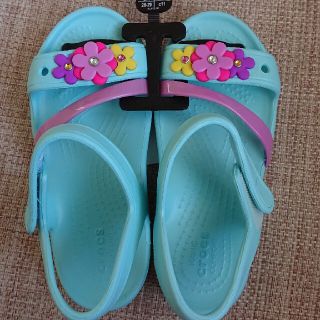 クロックス(crocs)のめい様専用☆クロックス 18cm リナチャームサンダル キッズ (サンダル)