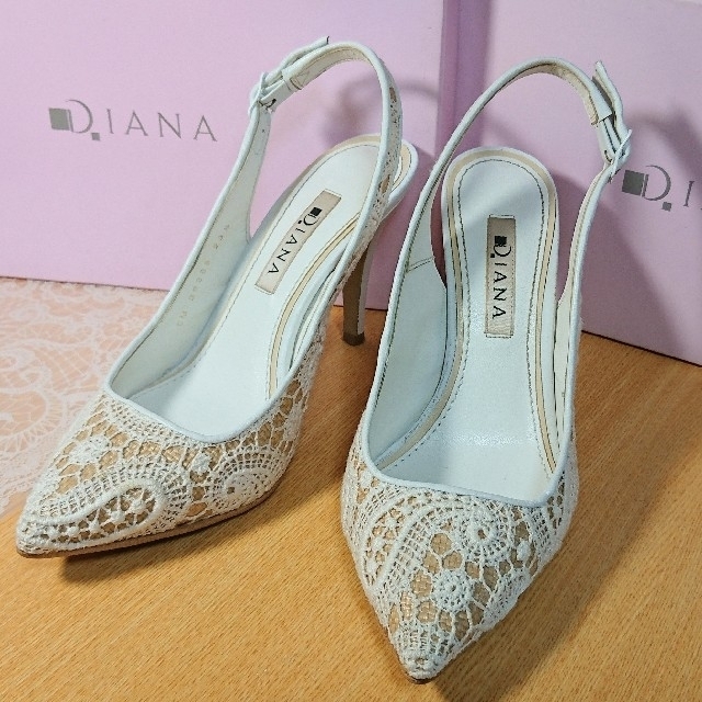 ☆未使用に近い☆DIANA☆ダイアナ☆白 レース バック ストラップ