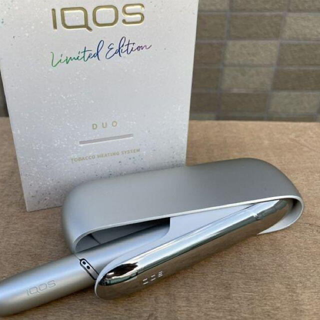 IQOS(アイコス)のiQOS  DUO ムーンシルバー  数量限定 メンズのファッション小物(タバコグッズ)の商品写真