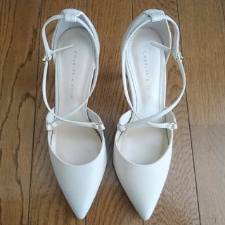 チャールズアンドキース(Charles and Keith)のポインテッドトゥパンプス(ハイヒール/パンプス)