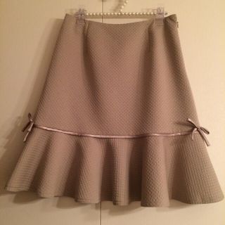 エムズグレイシー(M'S GRACY)のエムズグレイシー美品♡リボン裾フレアスカート ベージュ(ひざ丈スカート)