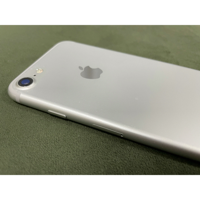 iPhone7  本体　Silver 128 GB SIMフリー