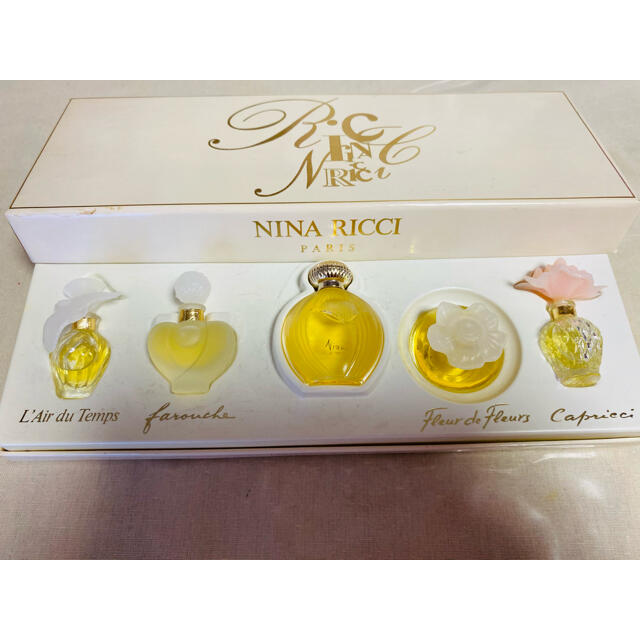 NINA RICCI(ニナリッチ)のニナリッチ５個入り香水セット☆未使用品！ コスメ/美容の香水(香水(女性用))の商品写真