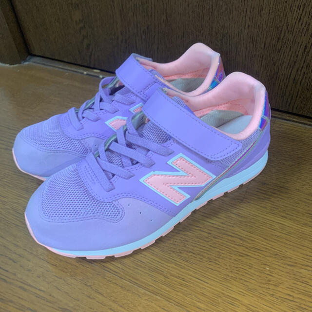 New Balance(ニューバランス)のニューバランス 996 スニーカー 美品　23.5cm キッズ/ベビー/マタニティのキッズ靴/シューズ(15cm~)(スニーカー)の商品写真