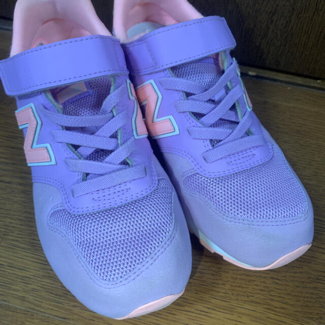 New Balance(ニューバランス)のニューバランス 996 スニーカー 美品　23.5cm キッズ/ベビー/マタニティのキッズ靴/シューズ(15cm~)(スニーカー)の商品写真