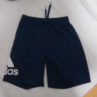 アディダス(adidas)のadidas　短パン　160サイズ　美品(パンツ/スパッツ)