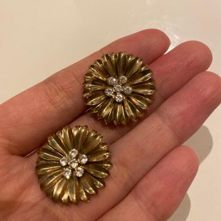 ザラ(ZARA)のひまわり　花　ピアス(ピアス)