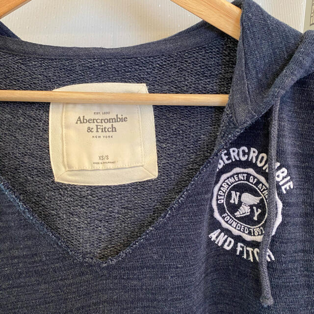 Abercrombie&Fitch(アバクロンビーアンドフィッチ)の超美品！アバクロ　パーカー　XS/Sサイズ レディースのトップス(パーカー)の商品写真