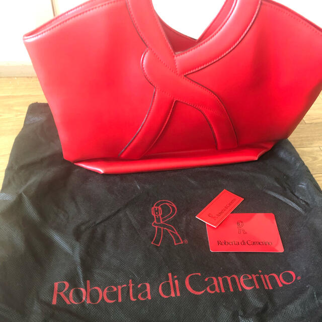 ROBERTA DI CAMERINO(ロベルタディカメリーノ)のハンドバッグ レディースのバッグ(ハンドバッグ)の商品写真