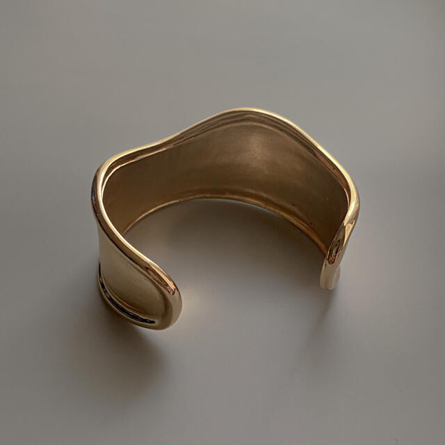 TODAYFUL(トゥデイフル)のWide nuance bangle No.582 レディースのアクセサリー(ブレスレット/バングル)の商品写真