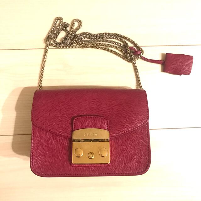 バッグFURLA メトロポリス　ピンク