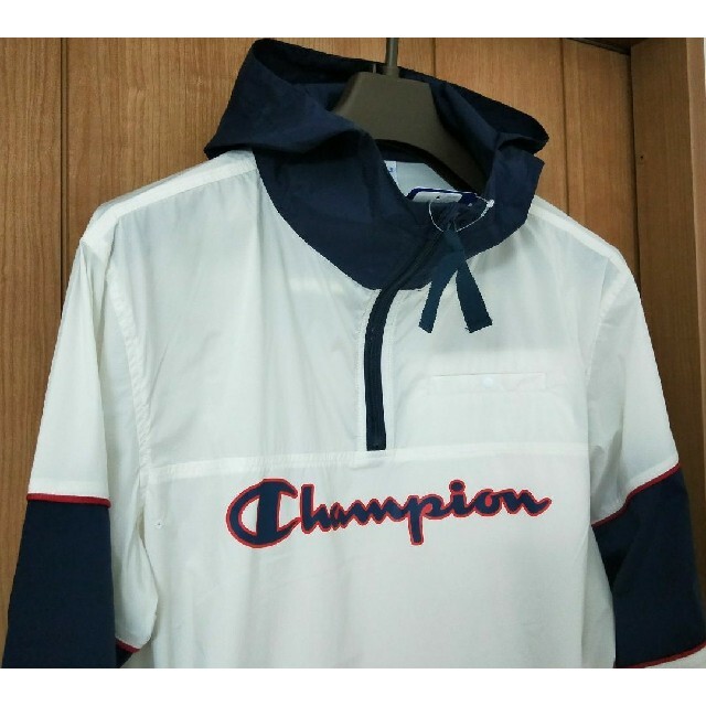 Champion(チャンピオン)の【撥水】チャンピオン ナイロンジャケット メンズ XLサイズ スポーツ/アウトドアのトレーニング/エクササイズ(トレーニング用品)の商品写真