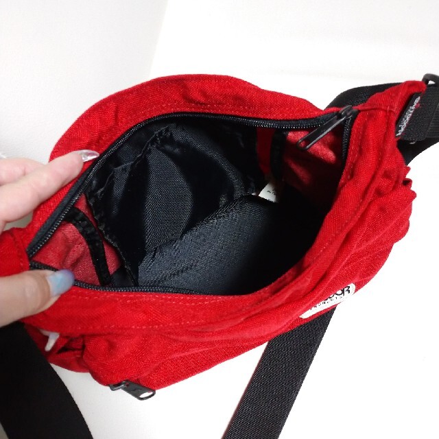 OUTDOOR(アウトドア)のくろぽん様専用  OUTDOOR ショルダーバック 赤 美品 メンズのバッグ(ショルダーバッグ)の商品写真