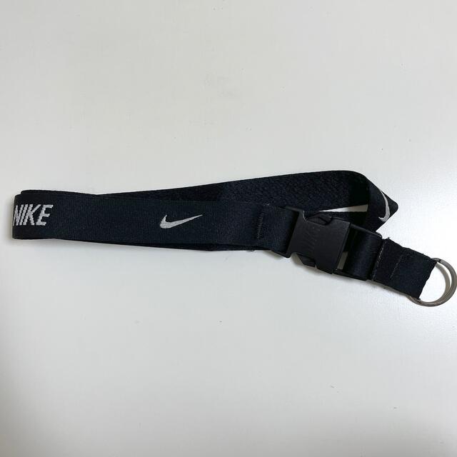 NIKE(ナイキ)のNIKE 首掛けストラップ スマホ/家電/カメラのスマホアクセサリー(ネックストラップ)の商品写真