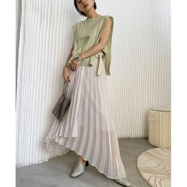 Ameri VINTAGE(アメリヴィンテージ)の未使用タグ付き★MEDI SHEER PLEATS SKIRT レディースのスカート(ロングスカート)の商品写真