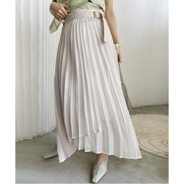 Ameri VINTAGE(アメリヴィンテージ)の未使用タグ付き★MEDI SHEER PLEATS SKIRT レディースのスカート(ロングスカート)の商品写真