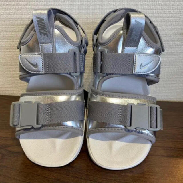 NIKE(ナイキ)の新品‼️nikeナイキcanyon sandal キャニオンサンダル　22cm レディースの靴/シューズ(サンダル)の商品写真