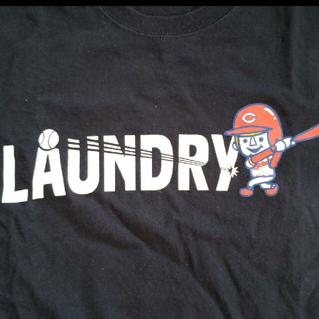 LAUNDRY(ランドリー)のランドリー×カープ　Ｔシャツ　S スポーツ/アウトドアの野球(記念品/関連グッズ)の商品写真