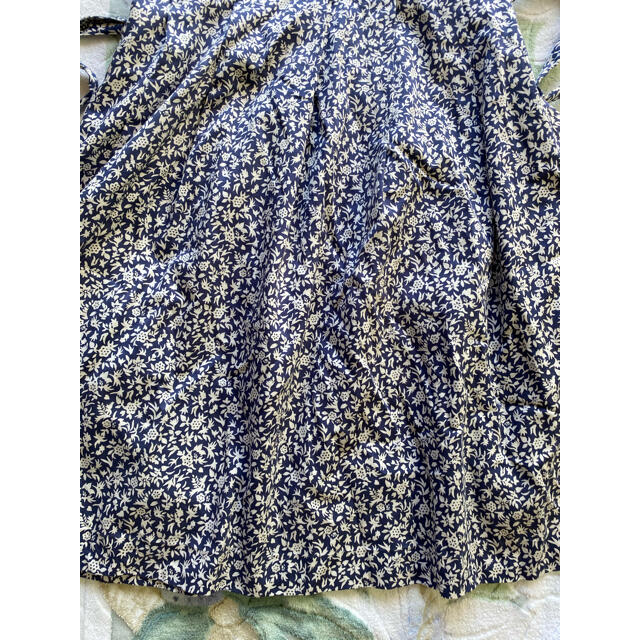 BURBERRY(バーバリー)のバーバリー　白襟　花柄　ワンピース　150 キッズ/ベビー/マタニティのキッズ服女の子用(90cm~)(ワンピース)の商品写真