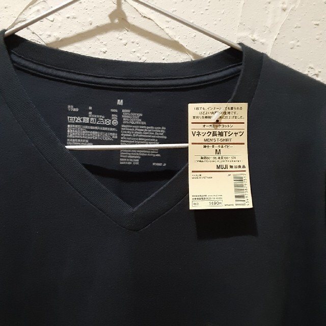 MUJI (無印良品)(ムジルシリョウヒン)のMUJI　無印良品　Vネック長袖Tシャツ　M ダークネイビー メンズのトップス(Tシャツ/カットソー(半袖/袖なし))の商品写真