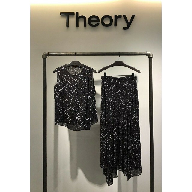 theory(セオリー)の新品未使用 Theory ドット柄アシンメトリー ロングスカート レディースのスカート(ロングスカート)の商品写真