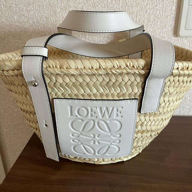 【新品】 LOEWE ロエベ カゴバッグ ホワイト  人気スモール　最終価格